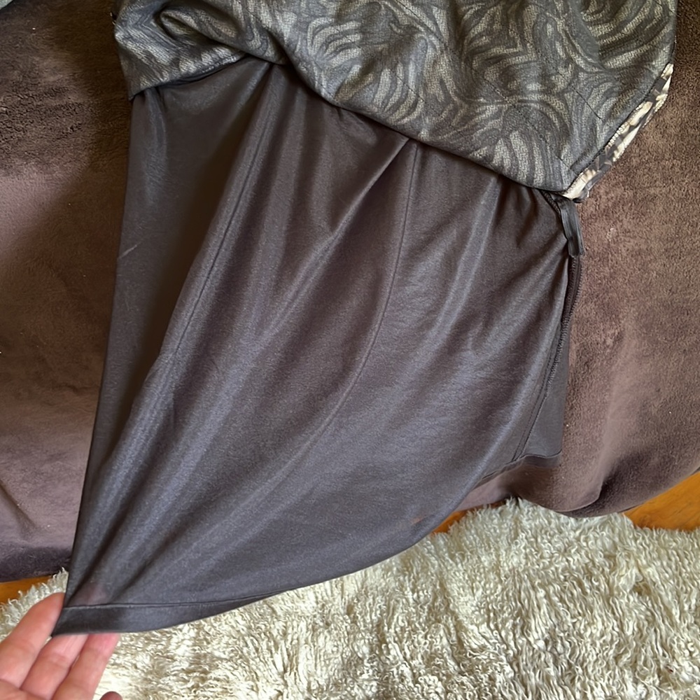 Like New! Taylor Sleeveless Dress - Picture 13 of 14